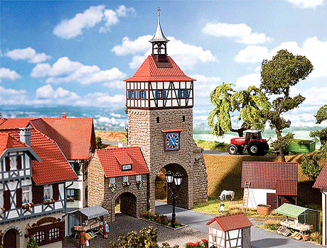 City Wall Gate w/Gate House - Kit (Plastic) -- 6-7/8 x 2-3/16 x 9.13/16"  17.5 x 5.5 x 25cm