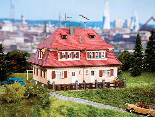 Duplex w/Dormers - Kit -- 5-5/8 x 5-1/2 x 4-3/8"  14.5 x 14 x 11cm