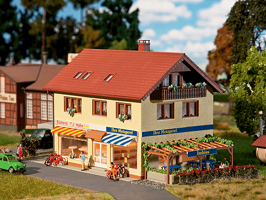 Bakery/Butcher Shop - Kit (Plastic) -- 7-1/2 x 4-15/16 x 4-15/16"  19 x 12.5 x 12.5cm