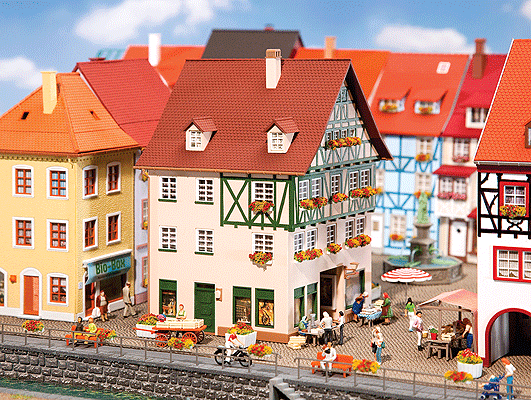 City House w/Interior Passageway - Kit -- 4-1/4 x 4-1/4 x 6-1/2"  10.8 x 10.8 x 16.5cm