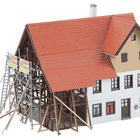 Farmhouse Under Construction -- Kit - 7-3/8 x 5 x 4-13/16"  18.8 x 12.7 x 12.2cm