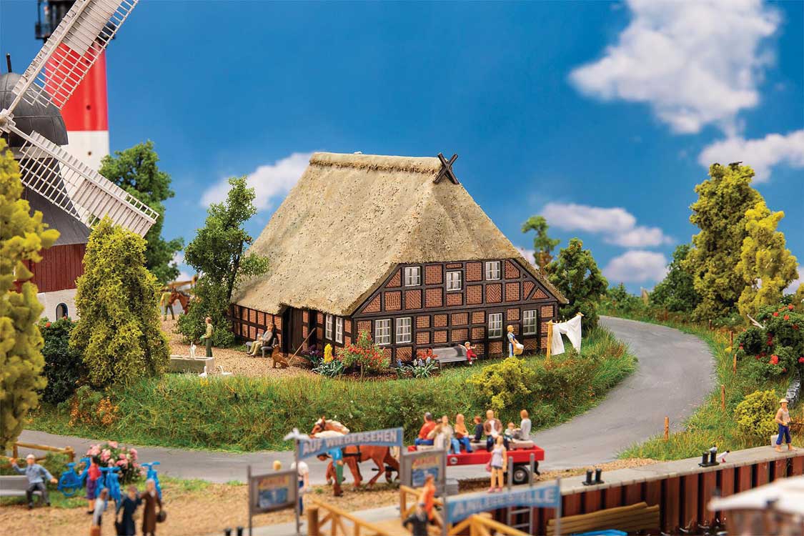 Half-Timber Hall House -- Kit - 5-7/8 x 4-7/8 x 3-3/4"  15 x 12.4 x 9.6cm-1