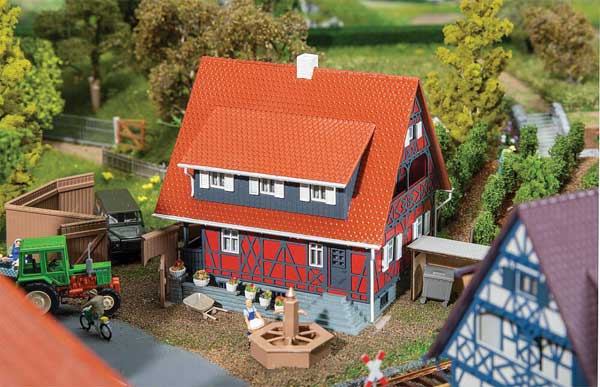 Half-Timbered House with Well -- Kit - 4-7/8 x 4-7/8 x 4-1/4" 12.3 x 12.3 x 10.8cm-1