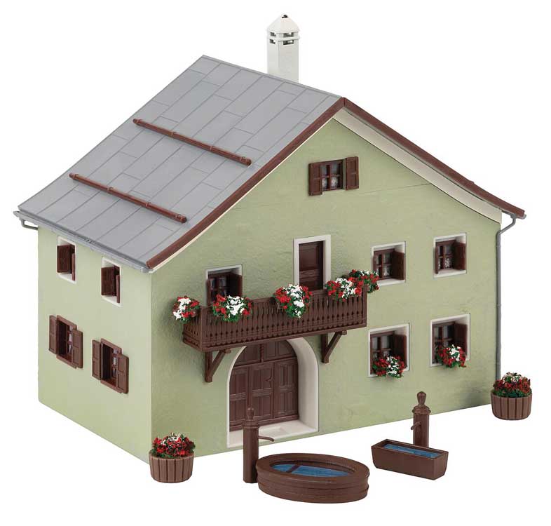 Engadine House -- Kit - 4-15/16 x 3-1/2 x 4-5/8"  12.5 x 8.8 x 11.7cm-2