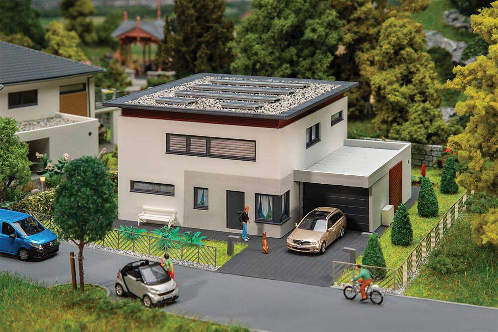 WeberHaus Villa -- Kit - 6-1/8 x 5-7/16 x 3"  15.5 x 13.8 x 7.7cm-1
