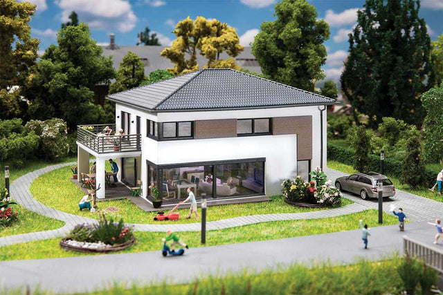 Weber CityLife House -- Kit - 7-13/16 x 6-15/16 x 3-9/16"  18 x 16 x 9.1cm-1