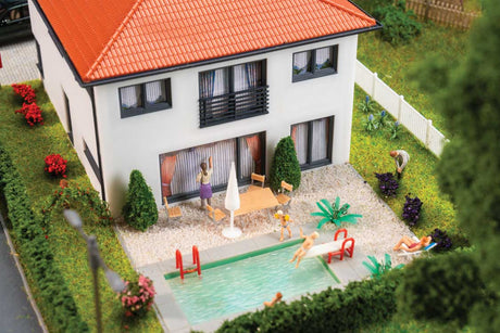 WeberHaus ModernLife Single-Family Home -- Kit - 5-9/16 x 4-11/16 x 3-9/16"  14 x 11.9 x 9.1cm-5