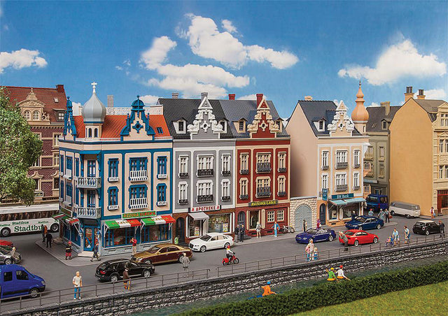 Beethovenstrasse Row of Downtown Structures -- Kit - 4 Structures
