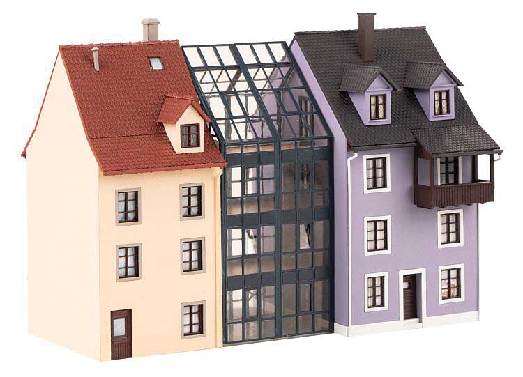 Row of Small Townhouses with Glass Connecting Structure -- Kit-3