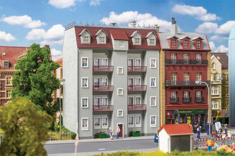 Pritzwalk Residential Building -- Kit - 5-11/16 x 5 x 7-7/8"  14.5 x 12.6 x 20cm-1