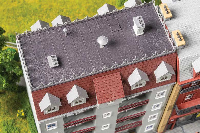 Pritzwalk Residential Building -- Kit - 5-11/16 x 5 x 7-7/8"  14.5 x 12.6 x 20cm-4