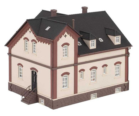 Bergmannsplatz House #1 -- Kit - 6-5/16 x 5 x 4-7/8"  16 x 12.8 x 12.4cm-2