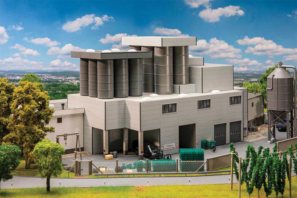 Veltins Brewery -- Kit - 26-3/4 x 11-5/16 x 9-7/8"  68 x 28.8 x 25cm-7