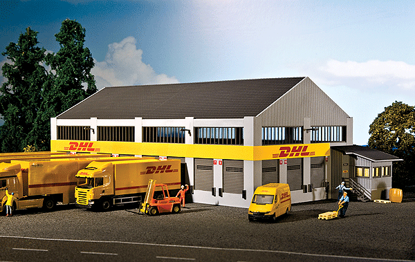 DHL Logistics Center - Kit -- 14-5/8 x 7-3/8 x 5-1/8"  37.2 x 18.5 x 13cm