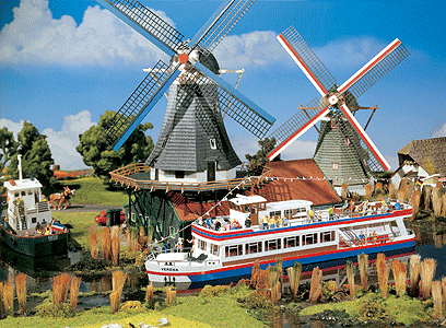 Ferry Boat - Kit (Nonpowered Display Model) -- 12 x 2-3/8 x 3-1/2"  30 x 6 x 8.8cm