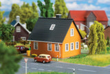 Settlement Tract House -- Kit - 4-15/16 x 3-7/8 x 3-5/8"  12.5 x 9.8 x 9.2cm-1