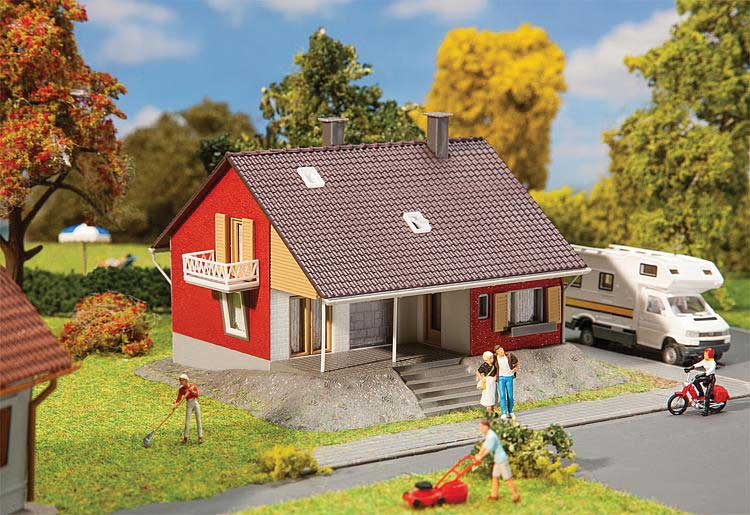 One-Family House with Terrace -- Kit - 5-1/8 x 4-5/8 x 3-3/16"  13 x 11.8 x 8.1cm-1