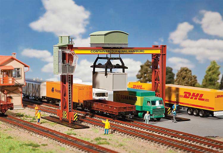 Container Gantry Crane -- Kit - 7-15/16 x 5-5/16 x 5-11/16"  20.2 x 13.5 x 14.4cm-1