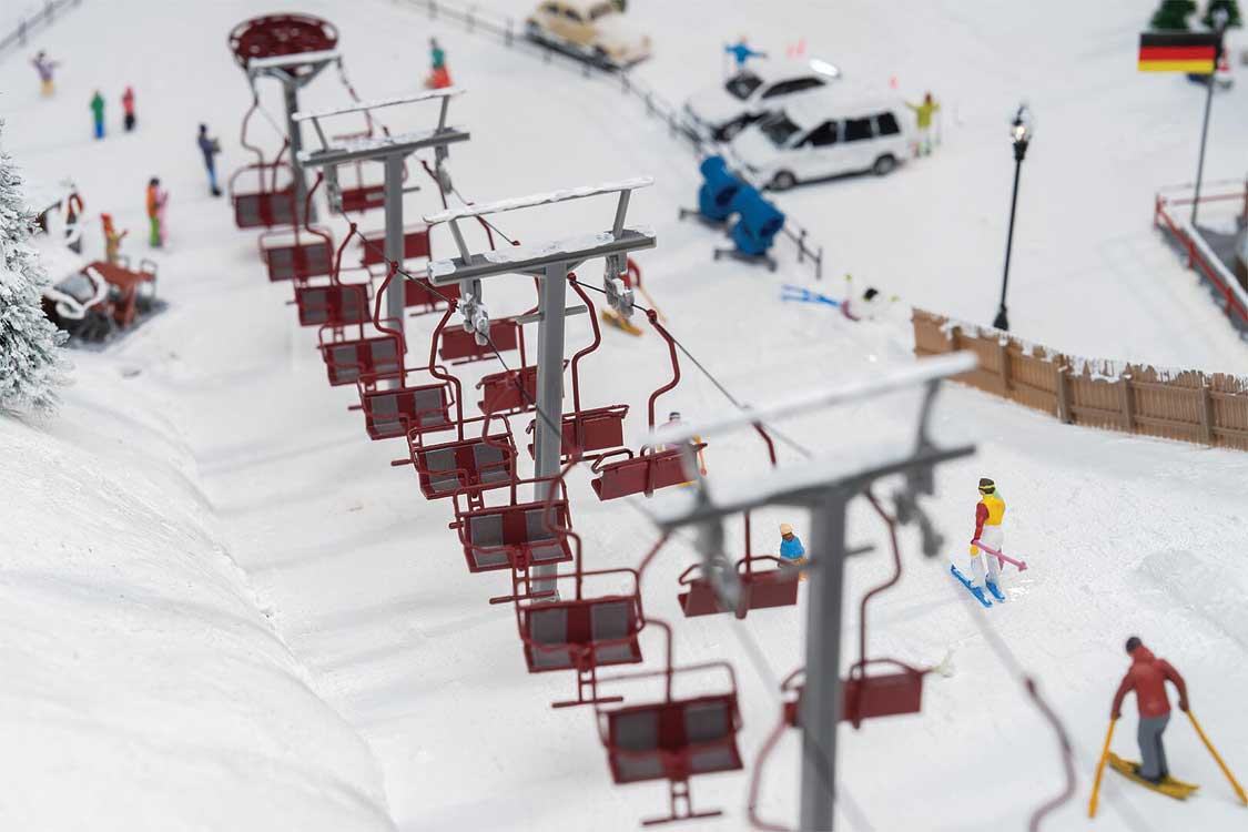Chairlift/Ski Lift -- Kit - 24 Chairs, Ticket Kiosk, 4 Chair Supports, Small Shed, Details-3
