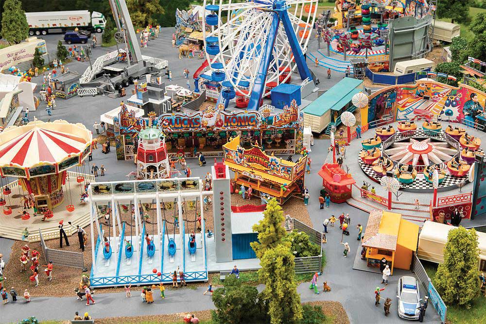 Funfair Set -- Kit - Includes 7 Structure Kits - Includes Motors for Rides-1