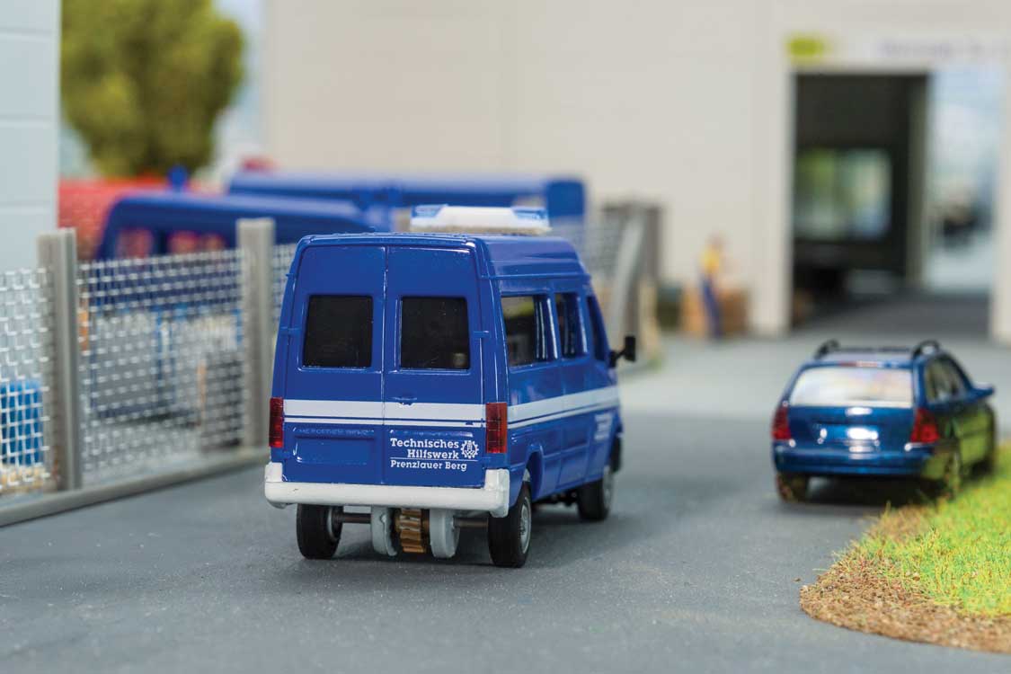 Mercedes-Benz Sprinter Passenger Van - Car System -- THW (blue, white, German Lettering)-3