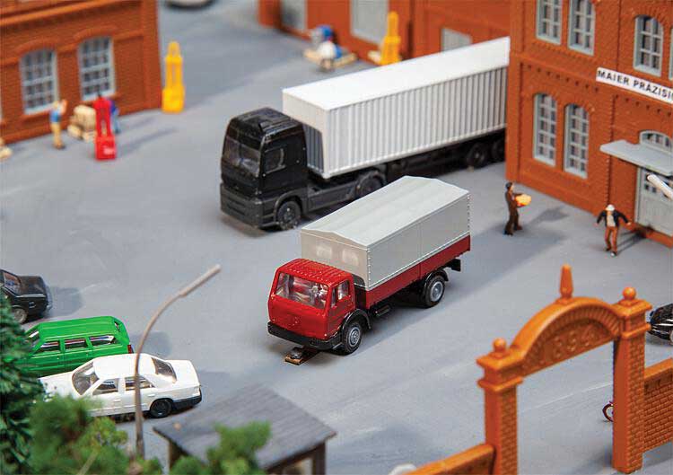 Mercedes-Benz SK Low-Side Truck with Cover - Car System -- Red, White
