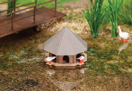 Duck House -- Laser-Cut Card Kit - 7/8 x 7/8 x 11/16"  2.3 x 2.3 x 1.7cm