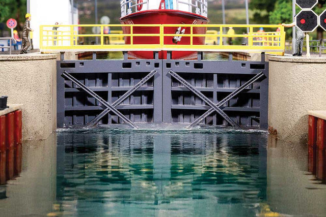 Boat Lock with Control House -- Kit - Lock: 18-1/8 x 6-3/8 x 2-11/16"  46 x 16.2 x 6.8cm-1