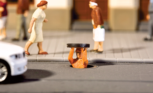 Animated Sewer Worker -- 12-16V AC