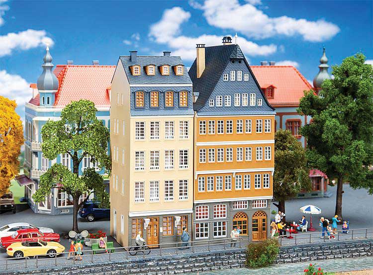 Townhouses on the Danube -- Kit pkg(2)-1