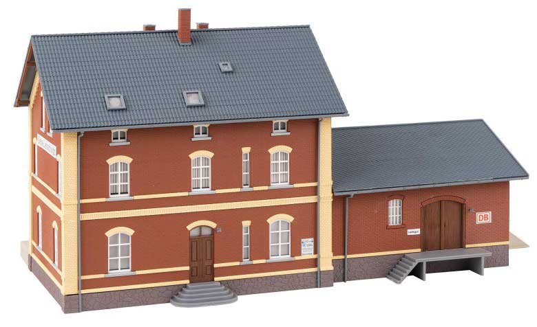 Gera-Liebschwitz Train Station -- Kit - 12-7/8 x 6-3/4 x 6-1/2" 32.7 x 17.1 x 16.6cm-2
