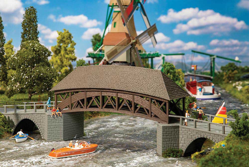 Old Wooden Covered Bridge -- Kit - 14-9/16 x 3-1/4 x 4-5/16" 37 x 8.3 x 11cm-1