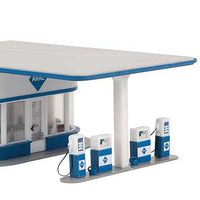 Small Gas Station -- Kit - 5-9/16 x 3-13/16 x 2-1/16"  14.1 x 9.7 x 5.3cm