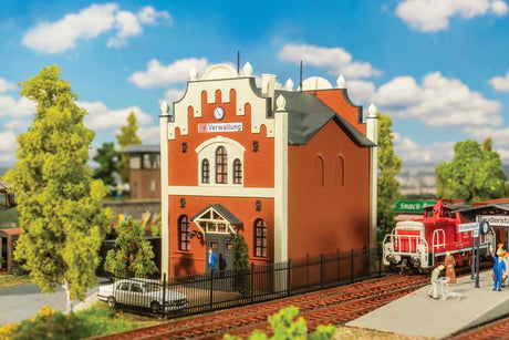 German Federal Railroad DB Administration Building -- Kit - 5-13/16 x 4-9/16 x 6-7/16"  14.8 x 11.6 x 16.3cm-1