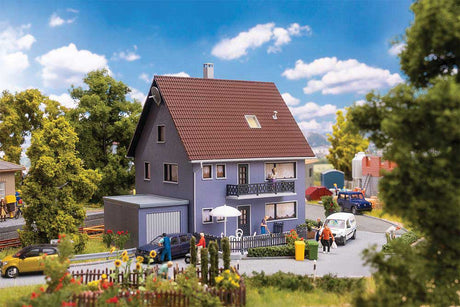 Two-Family House/Duplex -- Kit - 6-1/8 x 4-7/8 x 5-11/16"  15.5 x 12.5 x 14.5cm-1