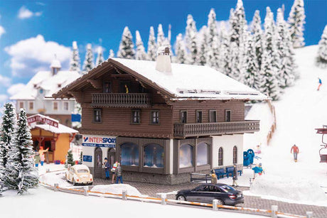 Intersport Ski Shop -- Kit - 6-11/16 x 6-1/8 x 5"  17.7 x 15.5 x 12.7cm-1