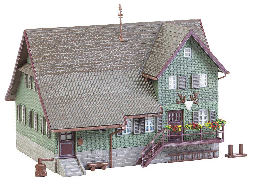Forester's Lodge -- Weathered Kit - 5-7/16 x 4-3/4 x 4-5/16"  13.8 x 12 x 11cm-2