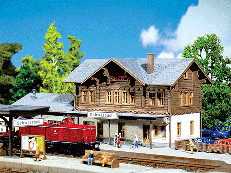 Schwarzbach Station -- 12-3/8 x 3-3/4 x 3"  31 x 9.5 x 7.5cm
