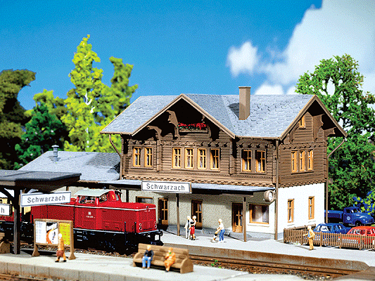 Schwarzbach Station -- 12-3/8 x 3-3/4 x 3"  31 x 9.5 x 7.5cm