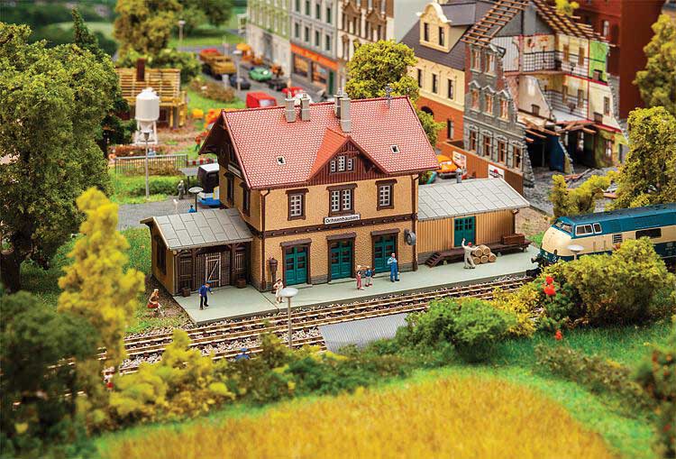 Ochsenhausen Station -- Kit - 6-1/2 x 3-1/16 x 3-1/16"  16.5 x 7.8 x 7.8cm-1