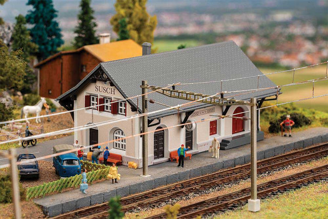 Susch Train Station -- Kit - 4-5/16 x 2-15/16 x 2-1/4"  11 x 7.4 x 5.8cm-1
