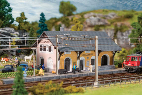 Lavin Train Station -- Kit - 4-5/16 x 2-15/16 x 2-3/4"  11 x 7.4 x 5.8cm-1