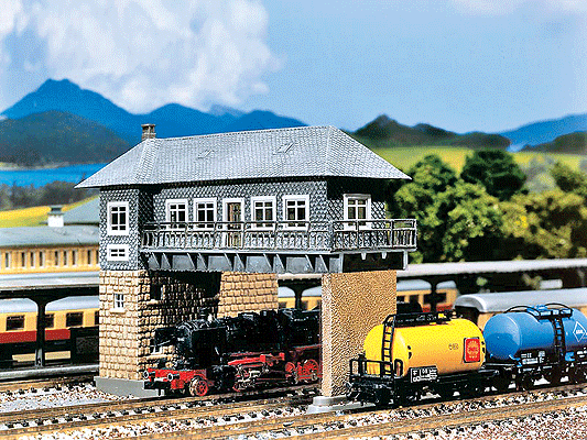 Brugge Signal Box - 3-Track Span -- 4-13/16 x 3-3/8 x 3-13/16"  12.3 x 8.5 x 9.5cm
