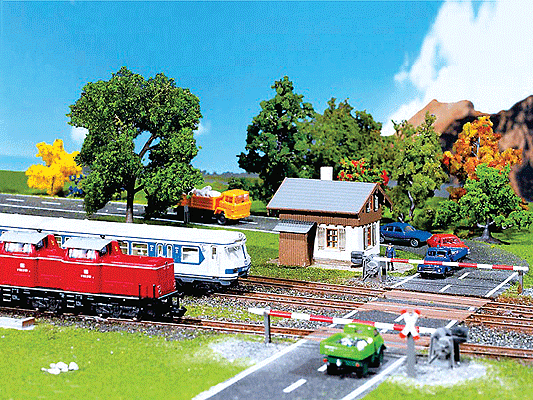 Level Crossing -- 8-1/8 x 5-3/8 x 1-7/8"  20.4 x 13.4 x 4.6cm