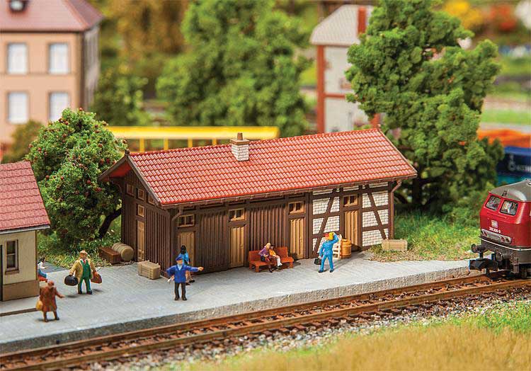 Wood Outhouse Building -- Kit - 3-3/8 x 1-11/16 x 1-5/8"  8.5 x 4.3 x 4.1cm-1