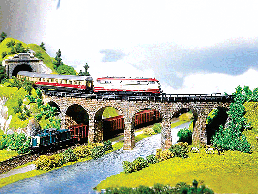 Curved Viaduct -- 7-1/2" 19.2cm