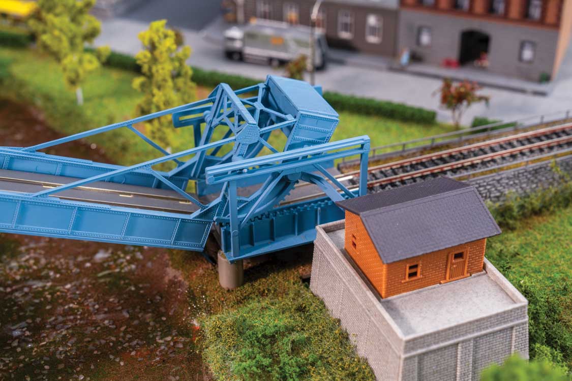 Operating Bascule Bridge with Motor -- Kit - 11-7/16 x 5-7/8 x 3-11/16"  29 x 14.9 x 9.4cm-5