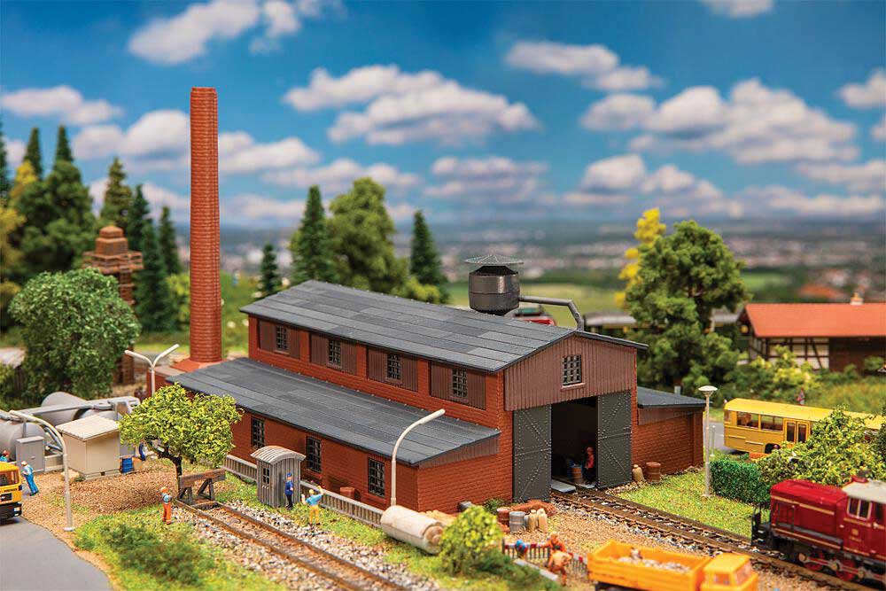 Factory with Brick Chimney -- Kit - 8-5/8 x 5-13/16 x 5-1/2"  22 x 14.8 x 14cm-1