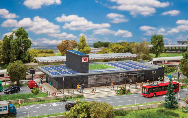 Horrem Train Station -- Kit - 9-1/2 x 4-3/16 x 2-3/8"  24.2 x 10.7 x 6cm-1
