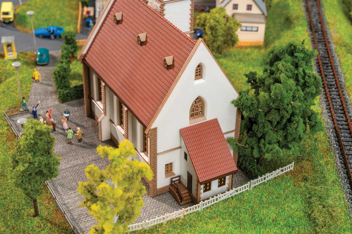 Village Church -- Kit - 5-7/16 x 2-15/16 x 8-1/16"  13.8 x 7.5 x 20.5cm-4